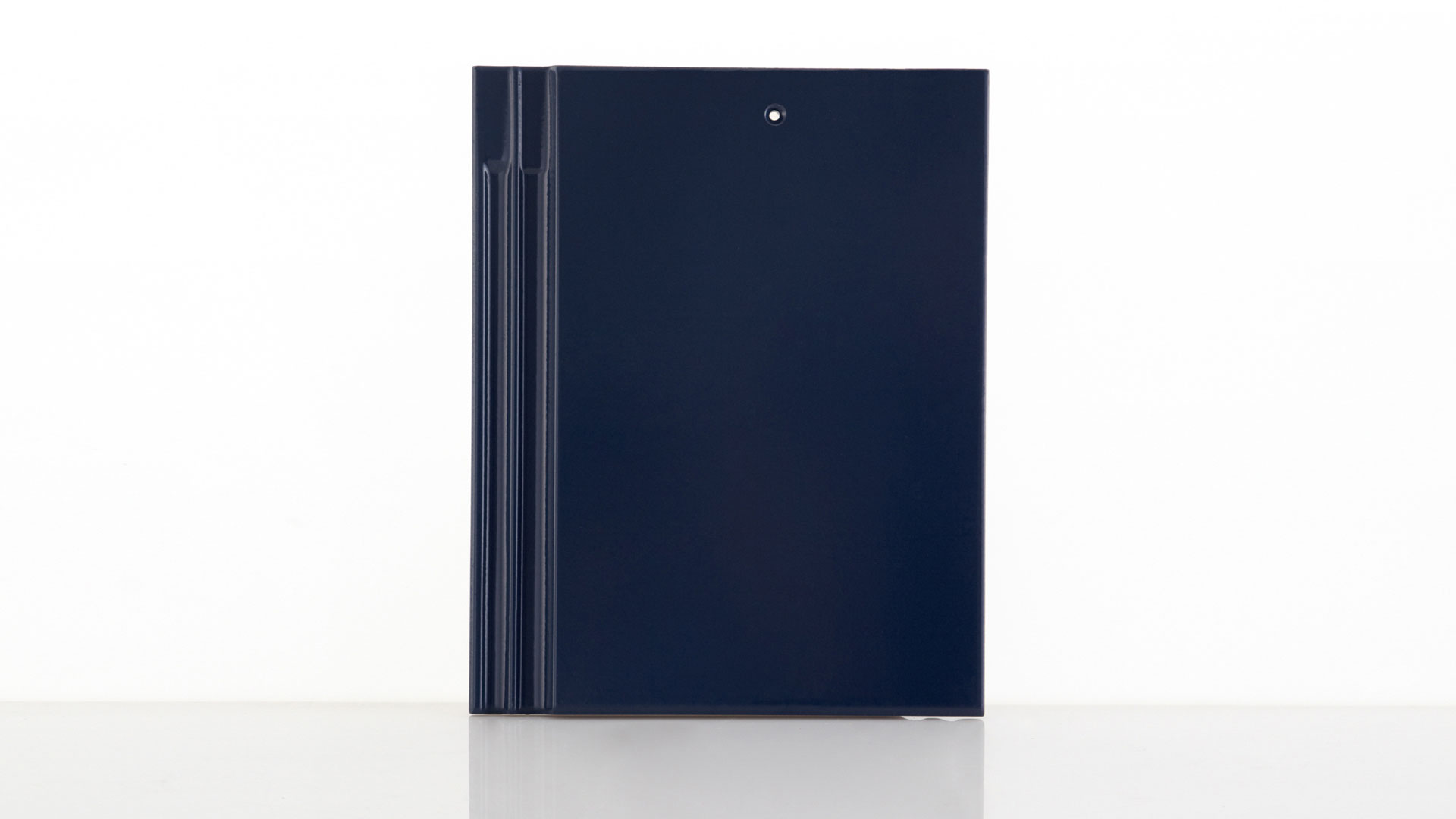 กระเบื้องหลังคาเซรามิก เอสซีจี รุ่นเอ็กซ์เซลล่า โมเดิร์น สีสกาย บลู 1 กระเบื้องหลังคาเซรามิก เอสซีจี รุ่นเอ็กซ์เซลล่า โมเดิร์น สีสกาย บลู