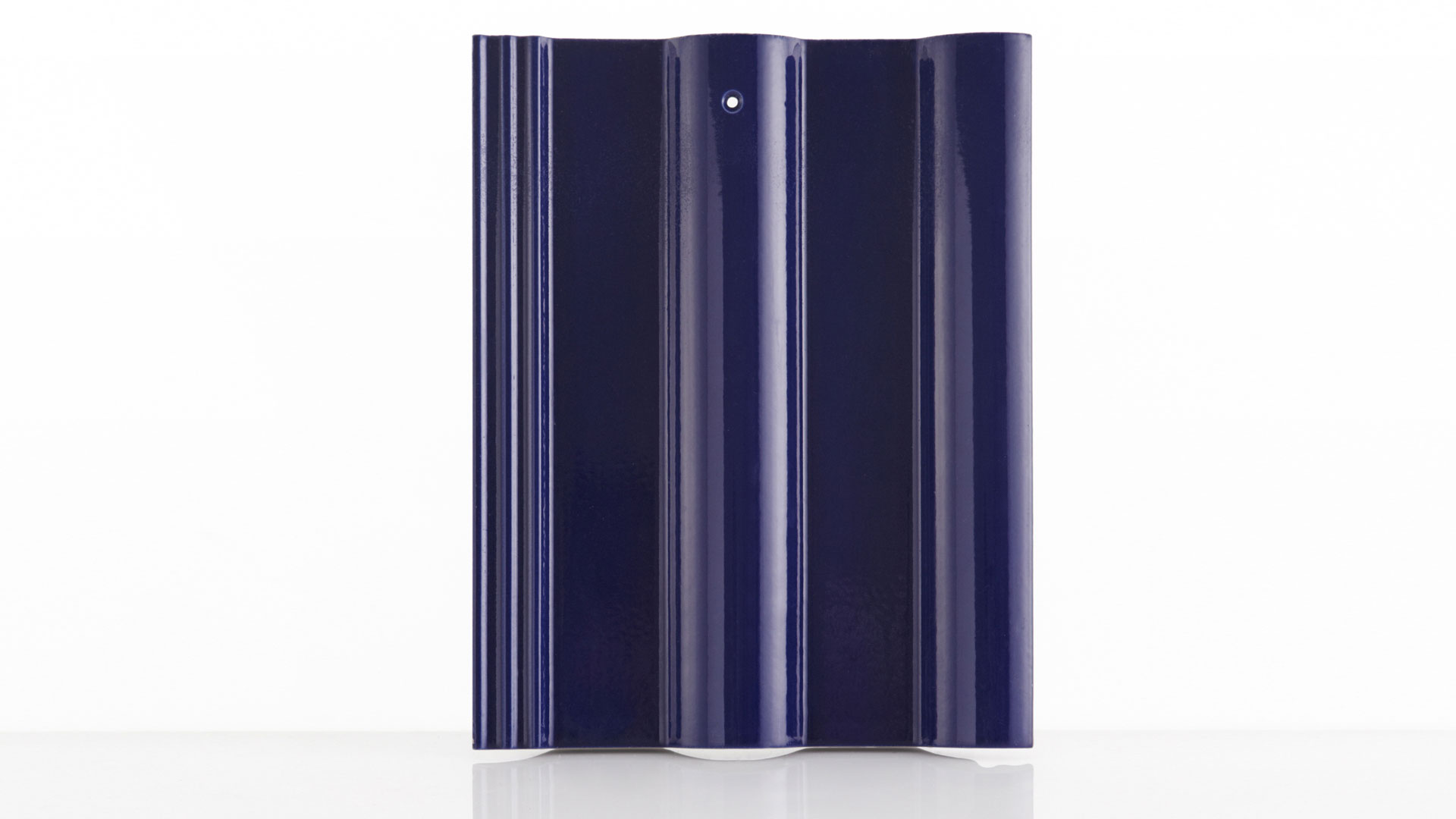 กระเบื้องหลังคาเซรามิก เอสซีจี รุ่นเอ็กซ์เซลล่า คลาสสิค สีคริสตัล บลู 1 กระเบื้องหลังคาเซรามิก เอสซีจี รุ่นเอ็กซ์เซลล่า คลาสสิค สีคริสตัล บลู